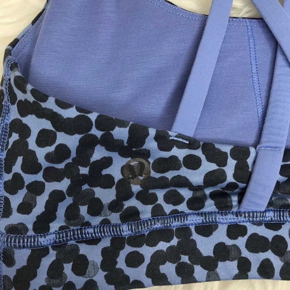 Lululemon Women’s Energy Bra Size 4 - Picture 3 of 6